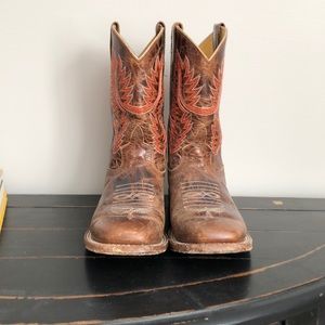 Western style square toe leather boots